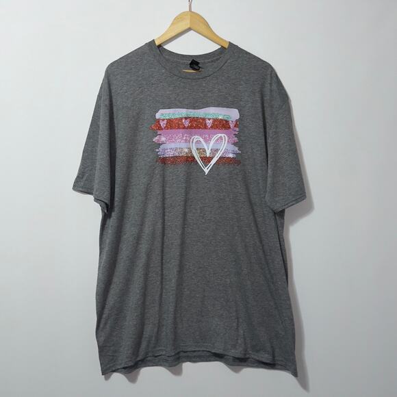 Anvil by Gildan Gray Heart Graphic Tee – 2XL - Picture 1 of 5